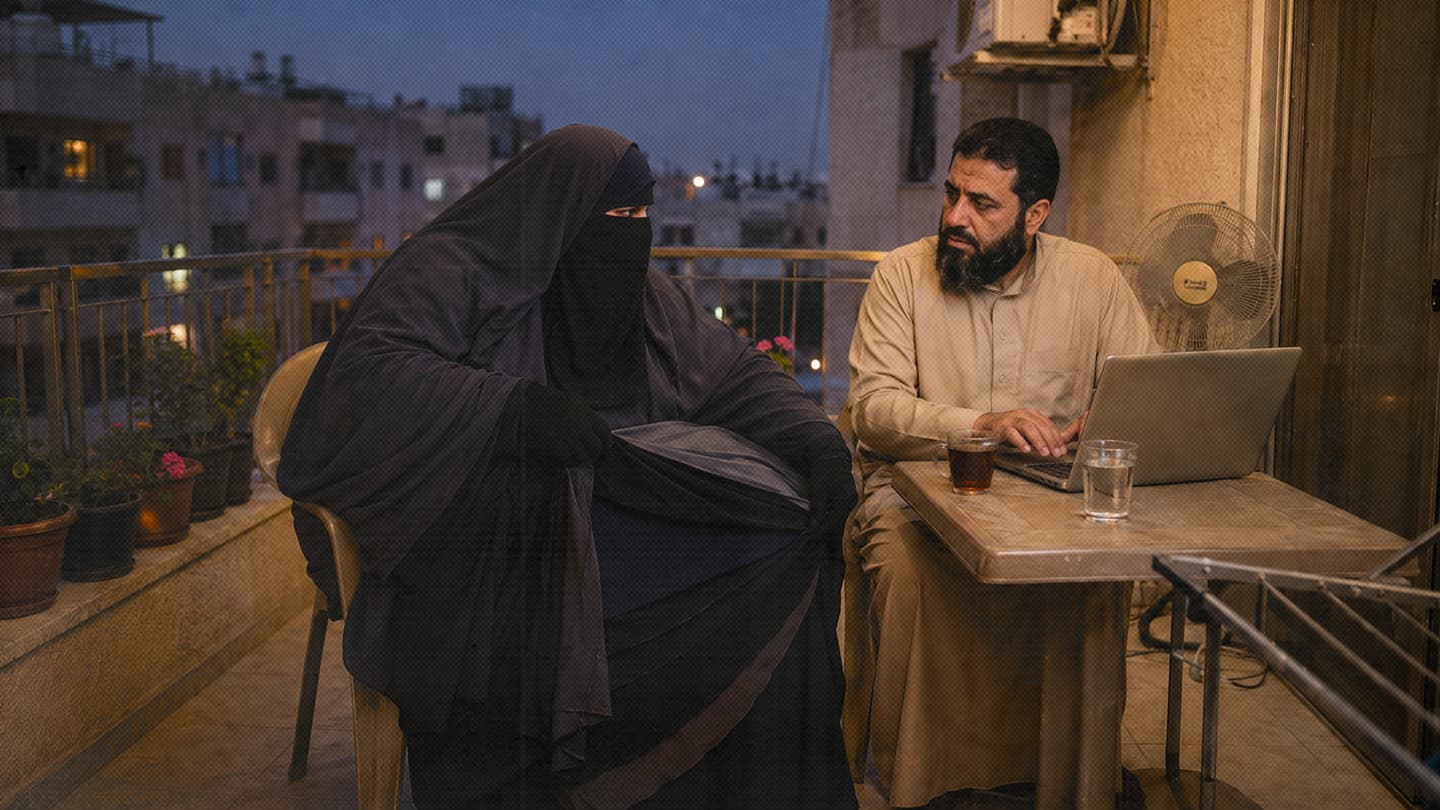 صورة هل ارتداء النقاب فوق الخمار فوق الحجاب فوق طقم صلاة تحت العباءة كافي فعلا لإخفاء عورتك؟
